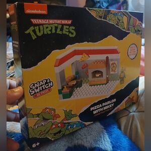 Lego Teenage Mutant Ninja Turtles Pizza Parlor Set